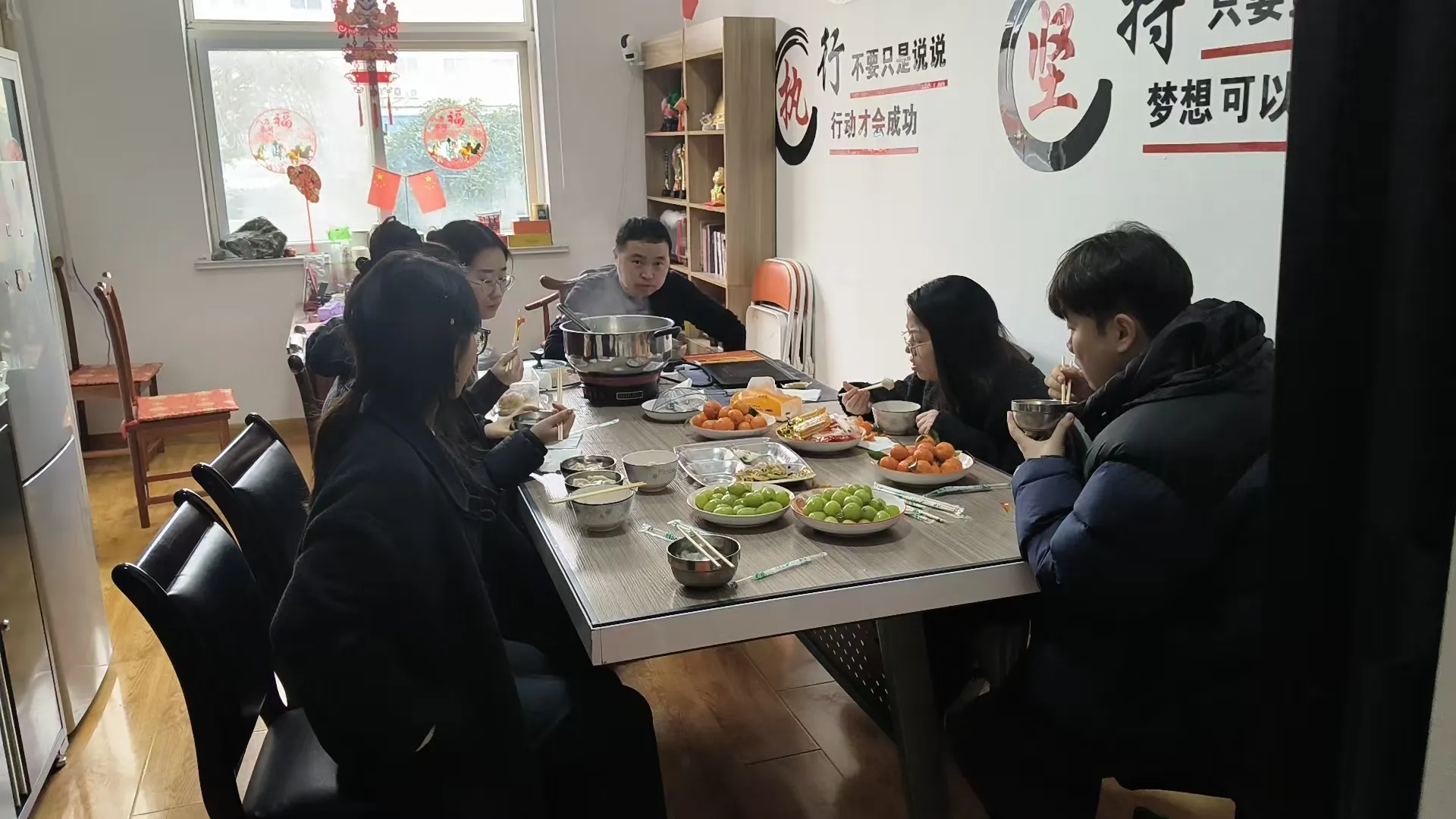 חגיגת פסטיבל הפנסים של חברת Haozhifeng